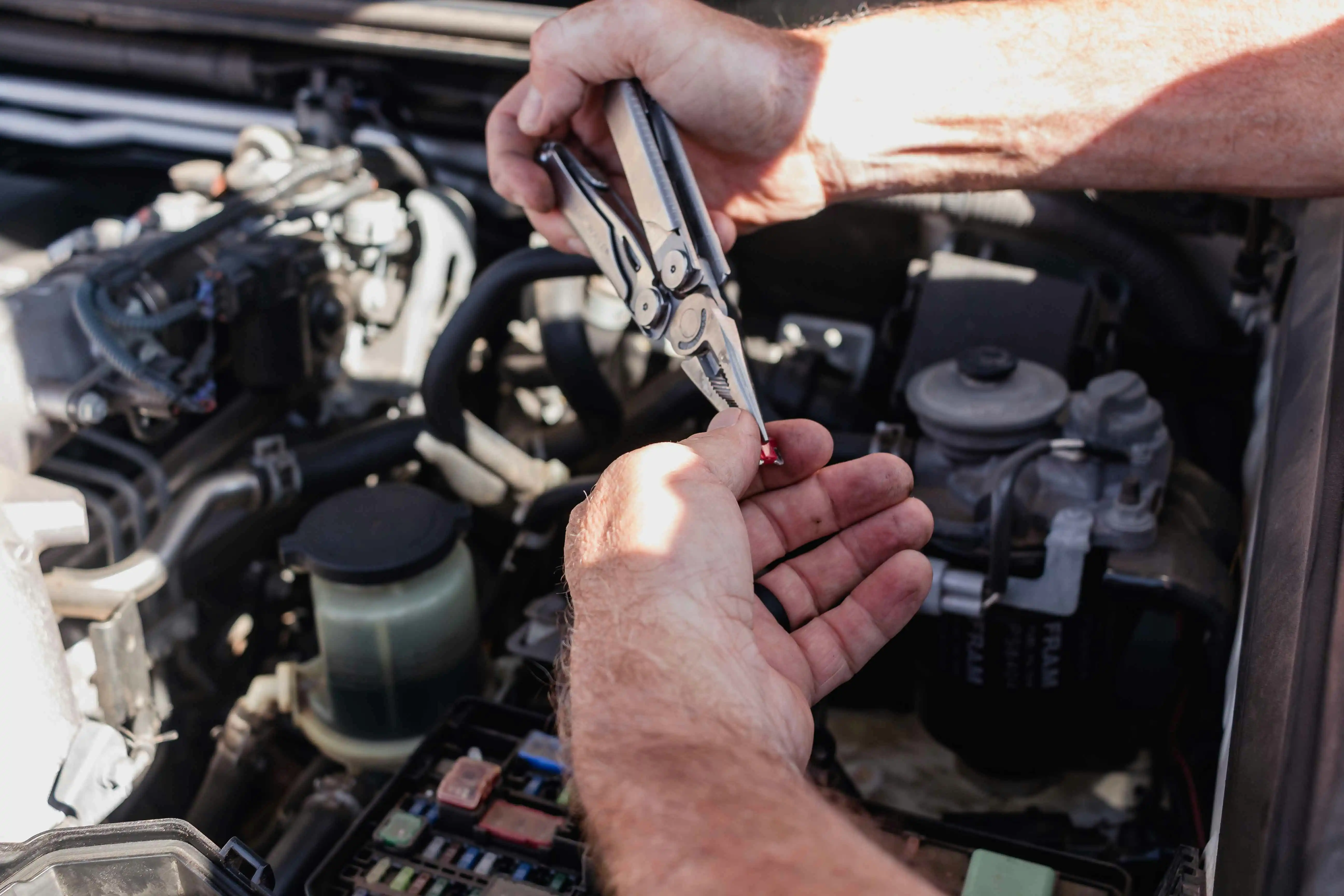 Checklist Perawatan Mobil Sebelum Road Trip